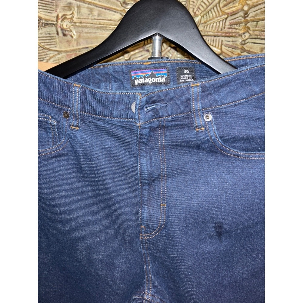 Patagonia Women's Straight Fit Jeans Dark Wash Denim Size 30x27 NWT - Picture 2 of 5